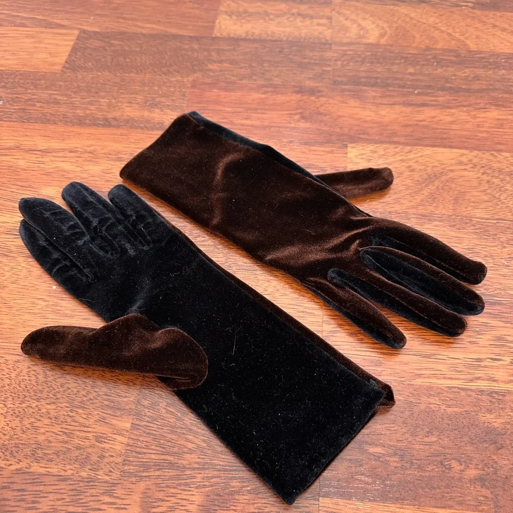 Elegant two tones Black and Brown Velvet Gloves